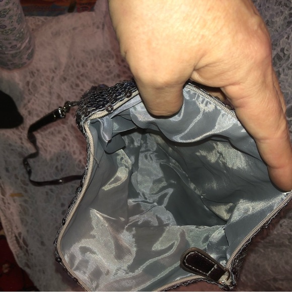 Silver sequin Shoulder Bag with Sparkly Texture and Thin Strap- like new - Picture 5 of 8